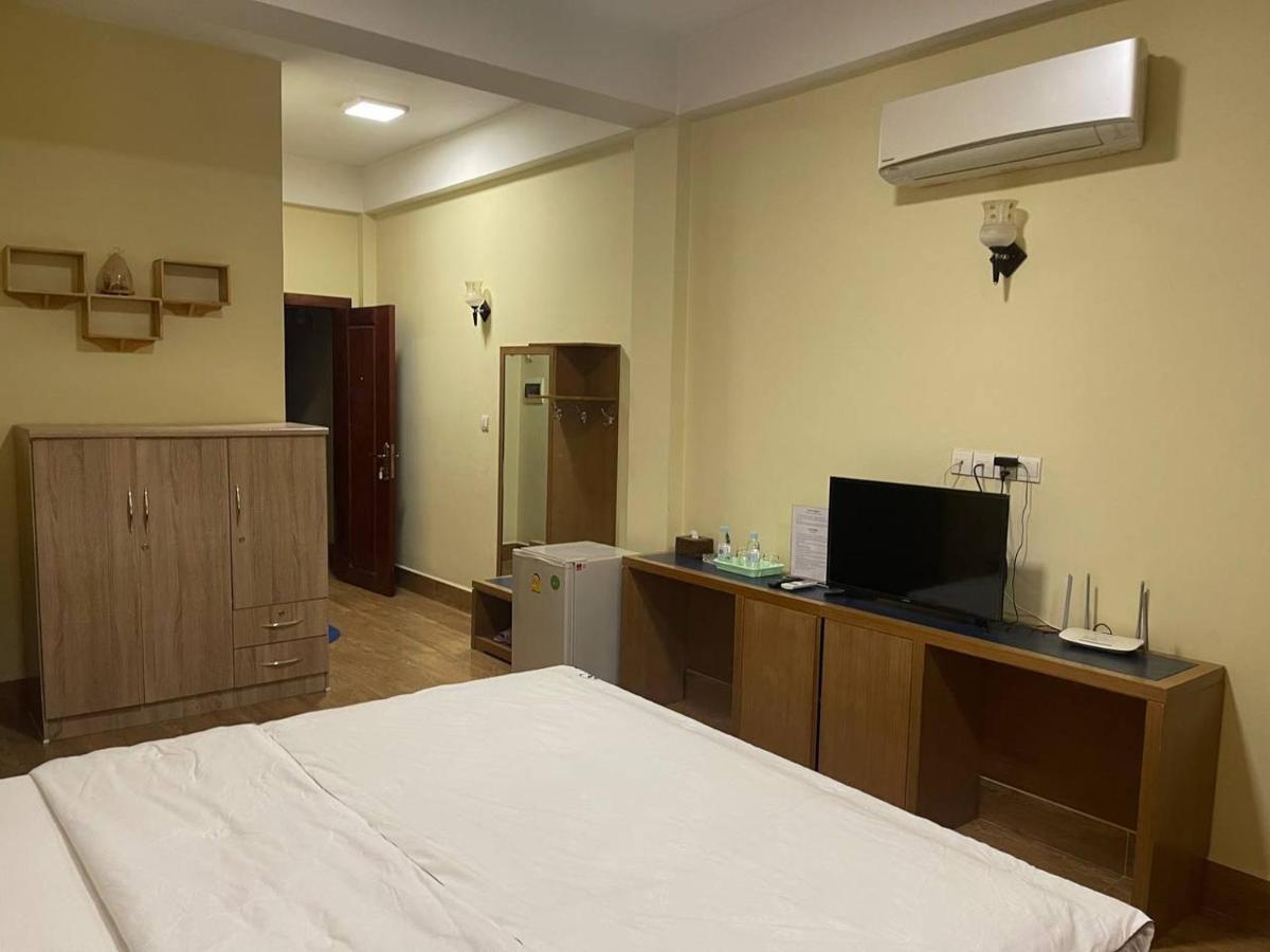 Blue Sky Guest House Phnom Penh Exterior foto